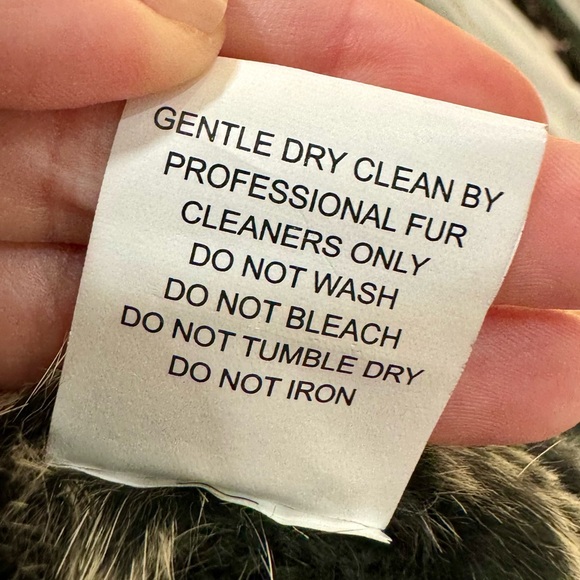 Elliatt Rabbit Fur Vest - Picture 8 of 8